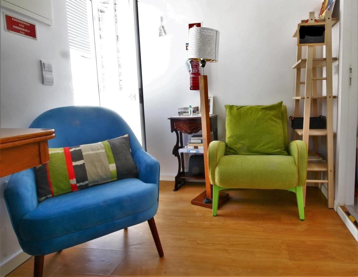 St. Johns Alley Of Poetry And Imaginary Cats Porto Luaran gambar